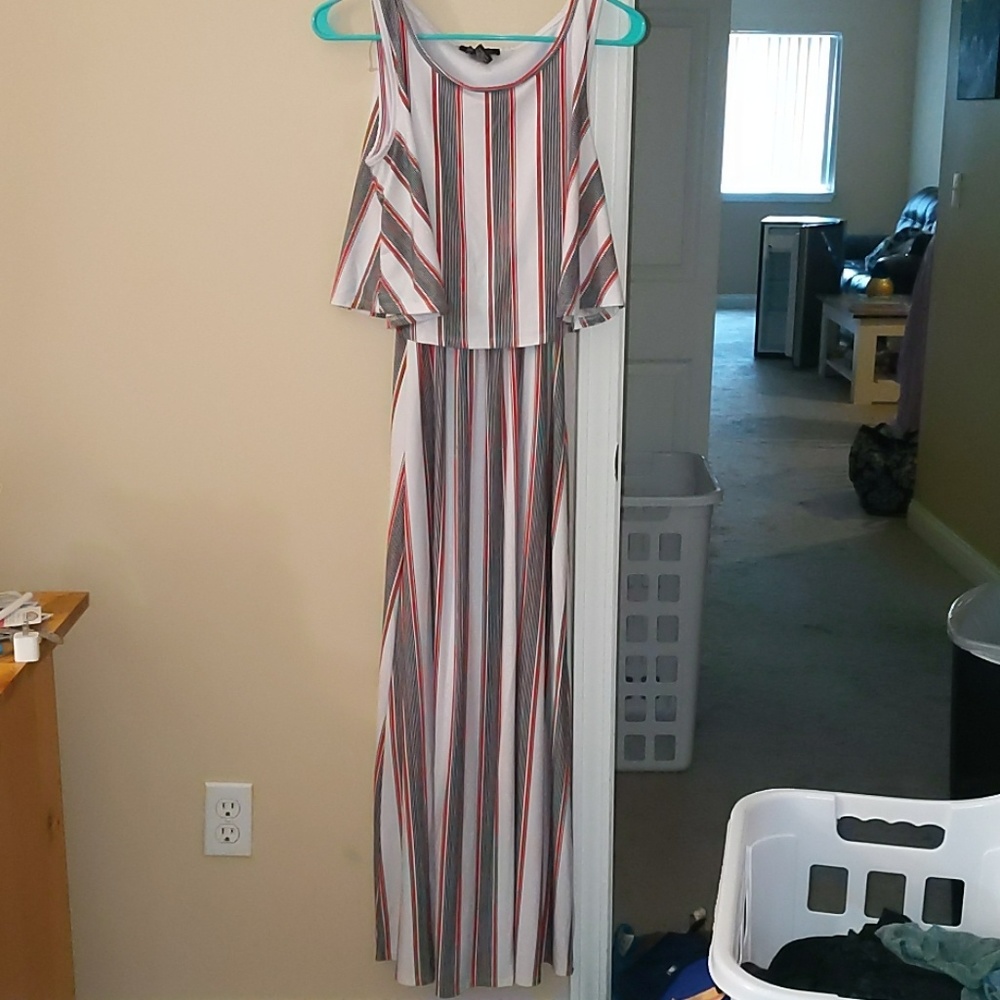 Tank topMaxi dress. Super Cute